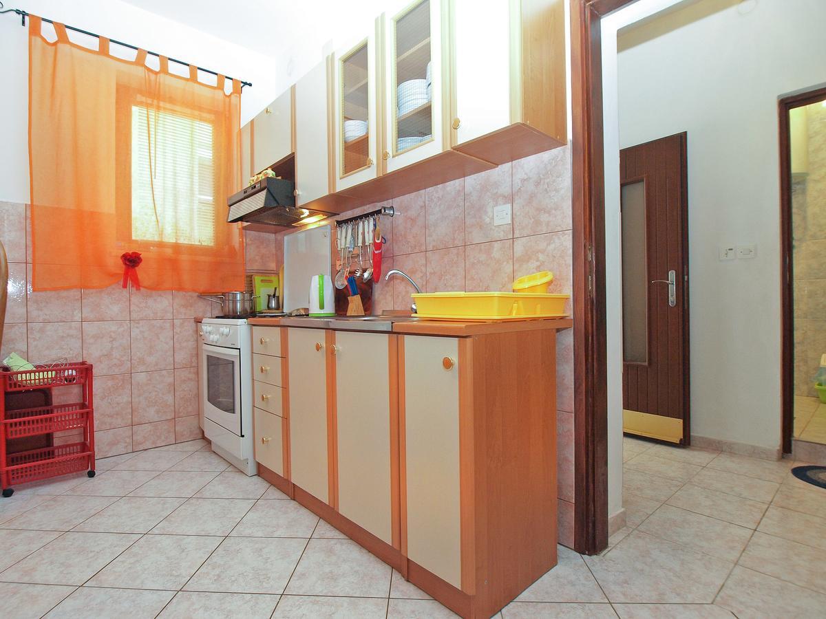 Apartment Vladimira 1569 พูลา ภายนอก รูปภาพ